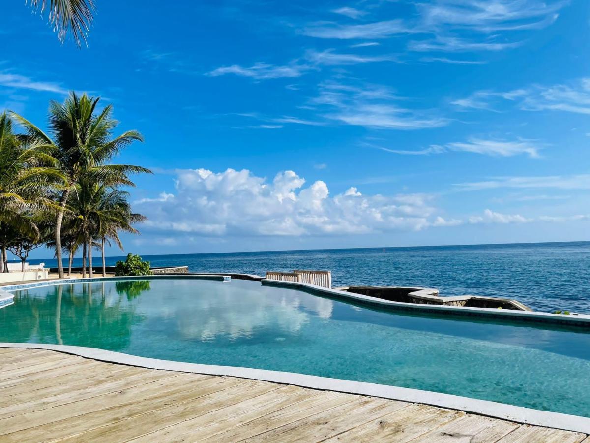 Whispering Seas Oceanfront Suite Ocho Rios Exterior foto